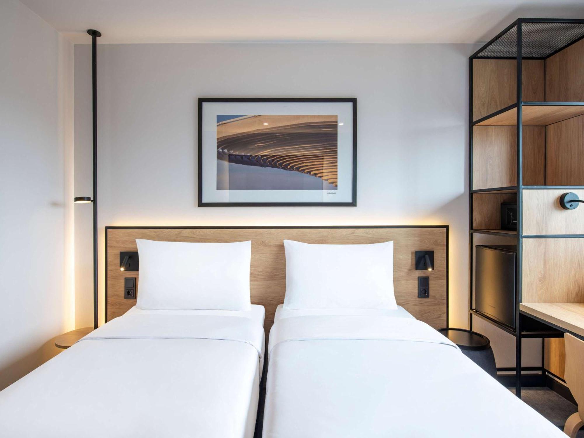 Ibis Tbilisi Airport Hotell Exteriör bild