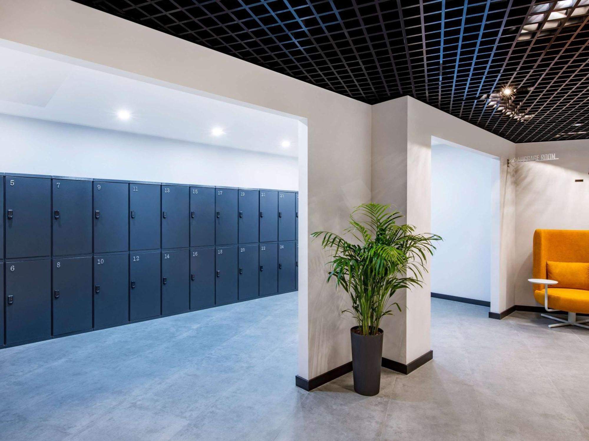 Ibis Tbilisi Airport Hotell Exteriör bild