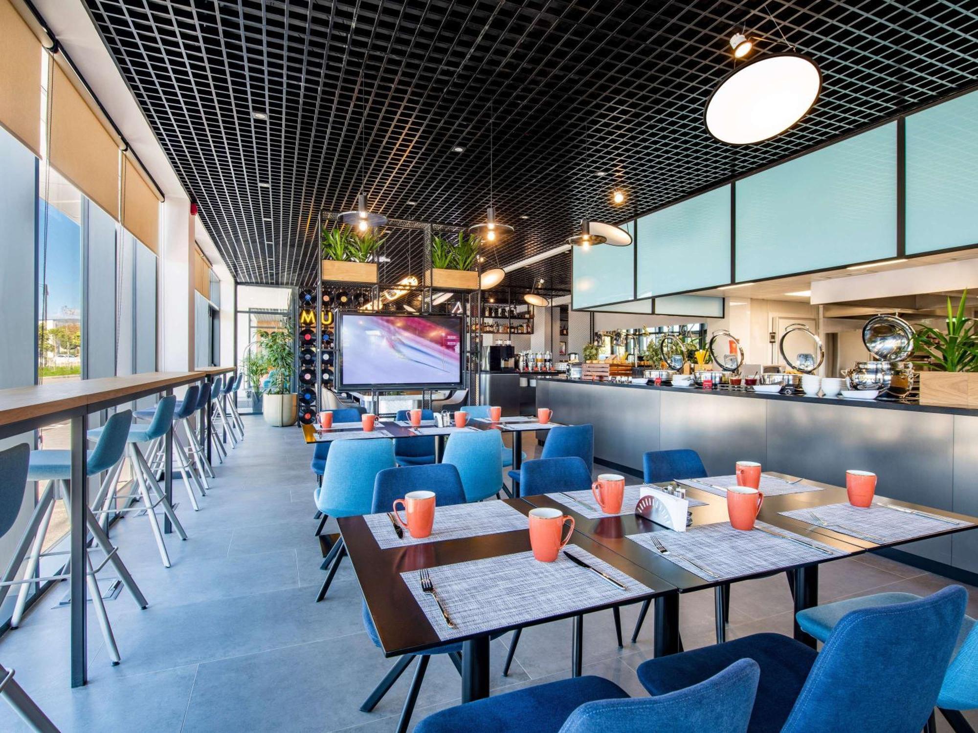 Ibis Tbilisi Airport Hotell Exteriör bild